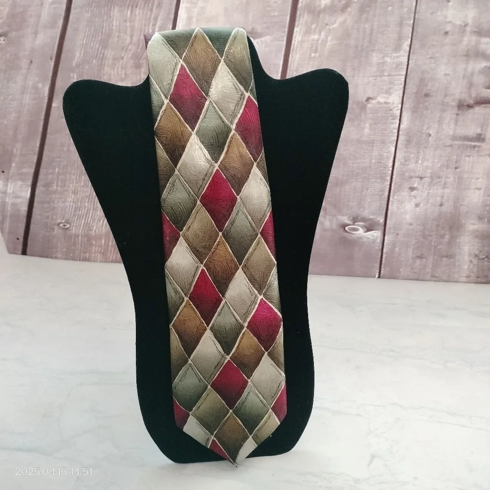 J. Garcia Silk Necktie Multicolor Diamond Pattern Tie Lady with Argle Socks 1996